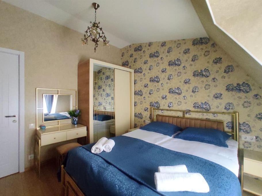Apartment In Agmashenebeli Tbilisi ภายนอก รูปภาพ